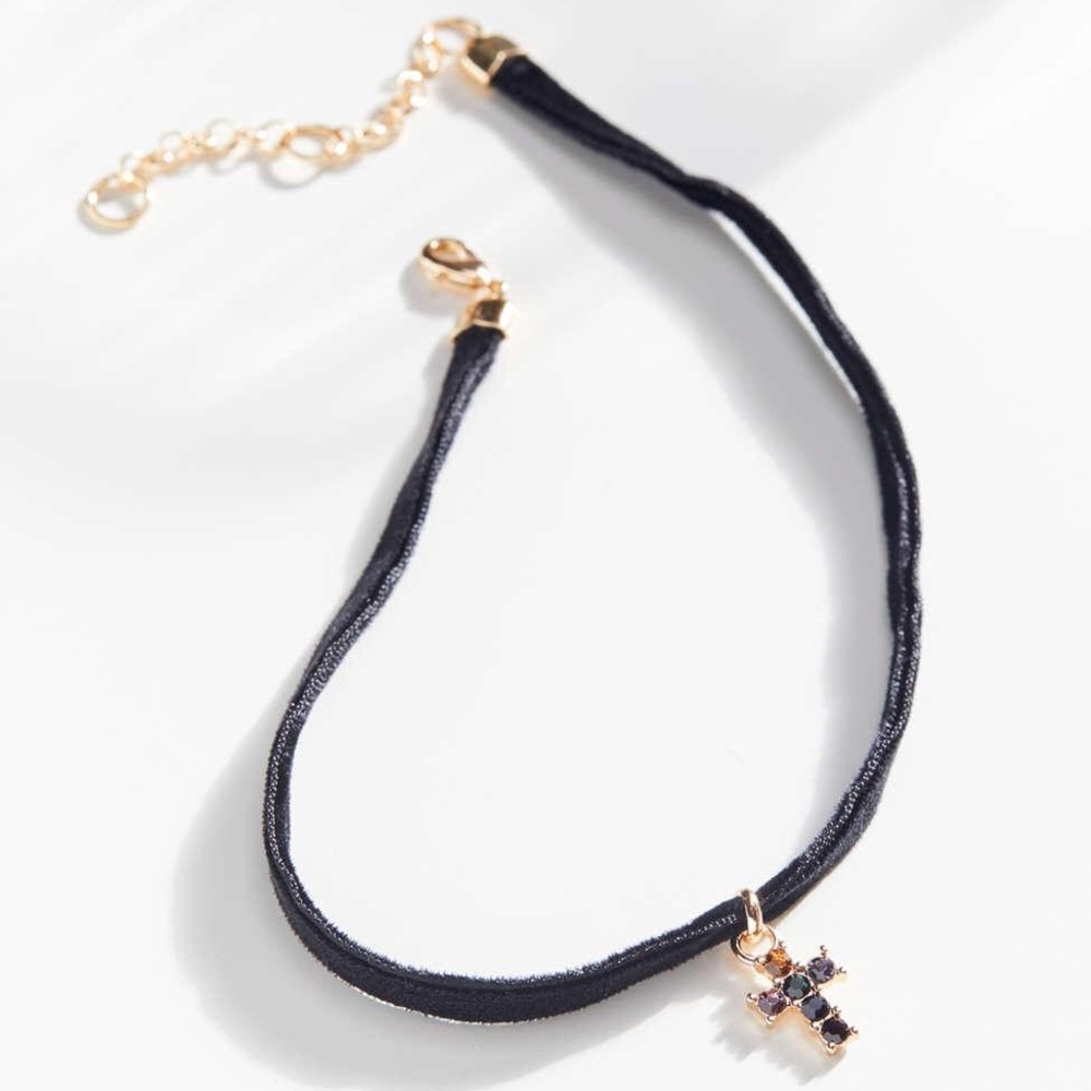Urban Outfitters velvet choker